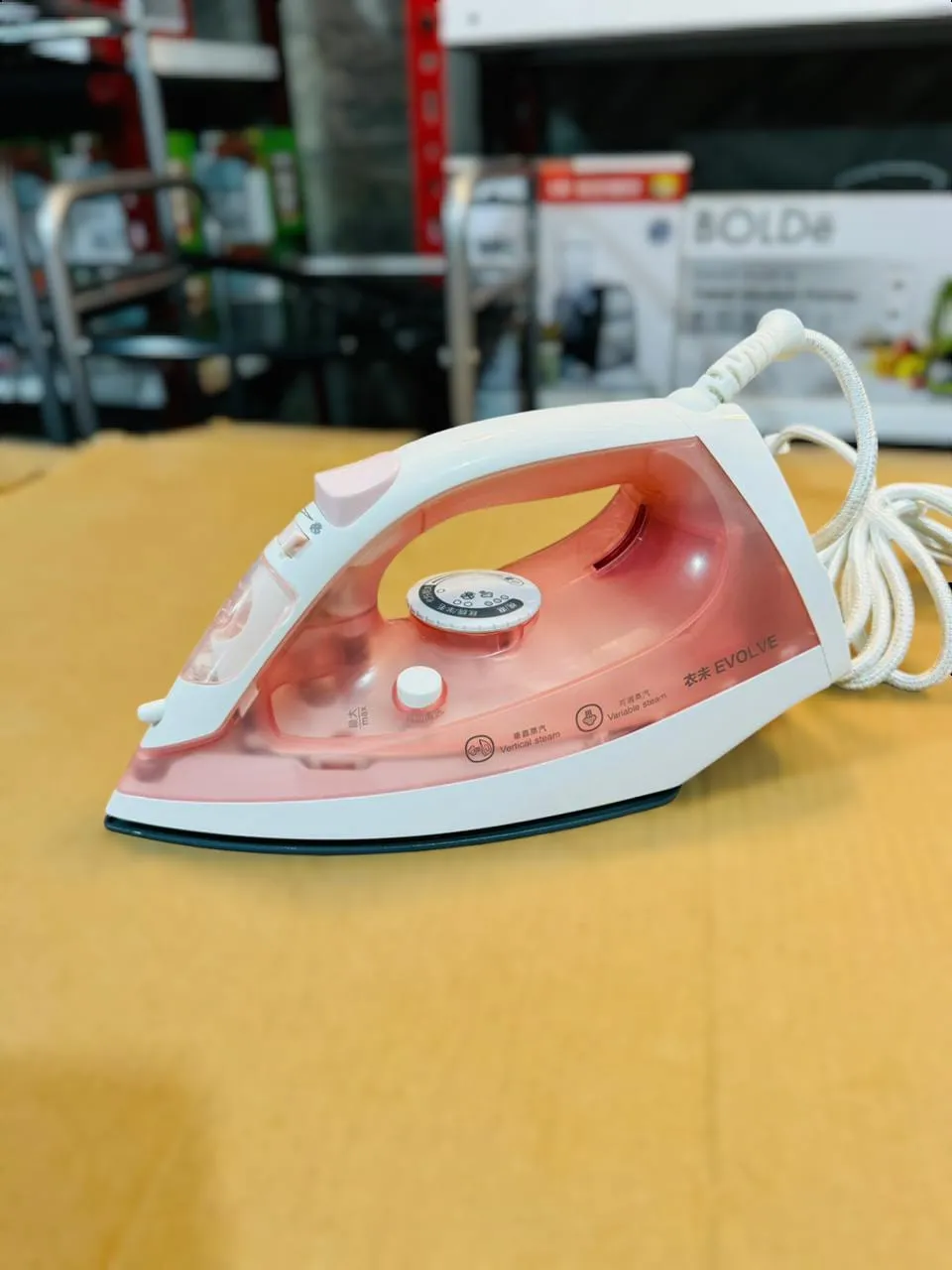 EVOLVE 1800W Steam Iron