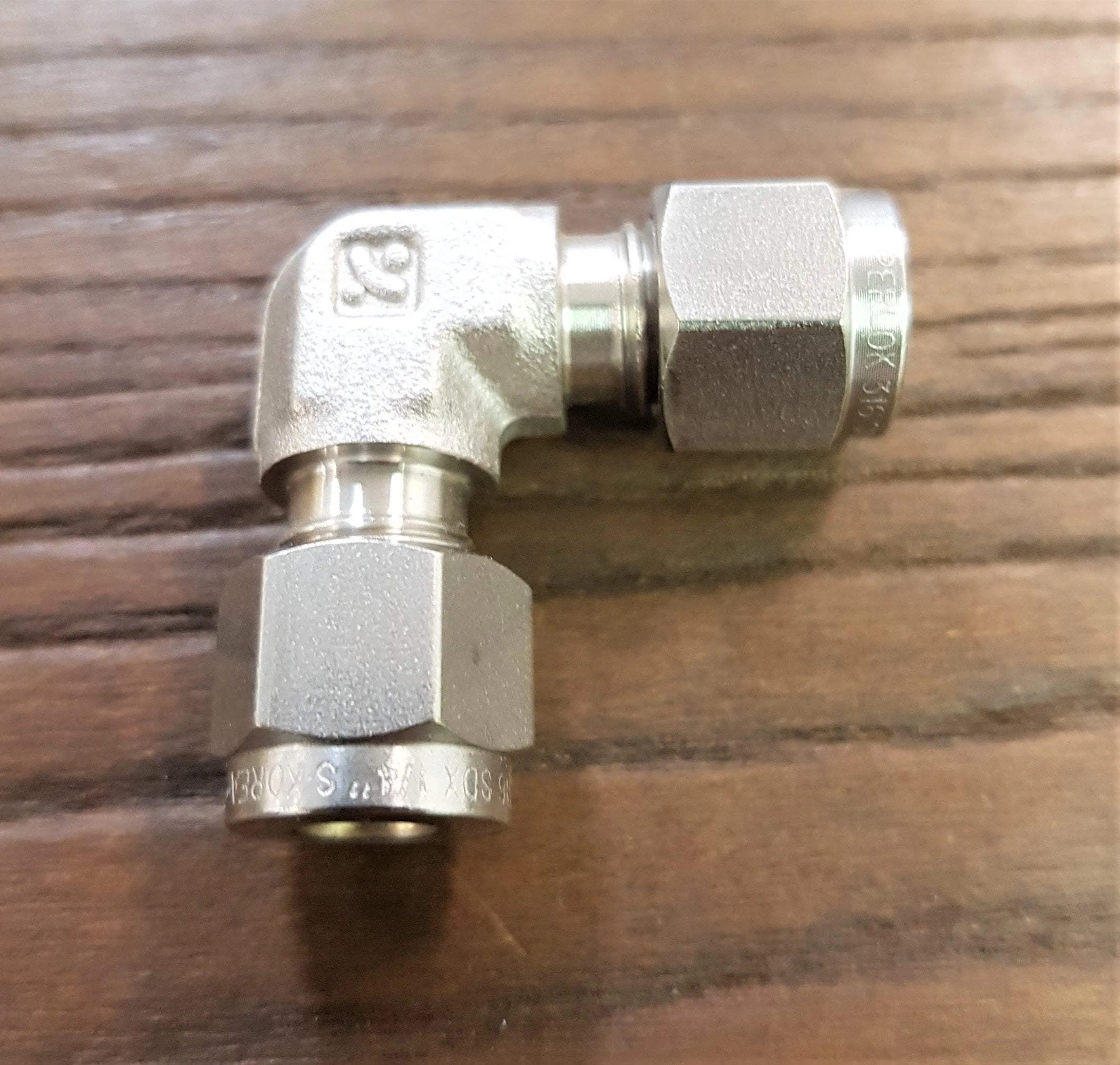 Stainless Steel Compression Tube Union Elbows
